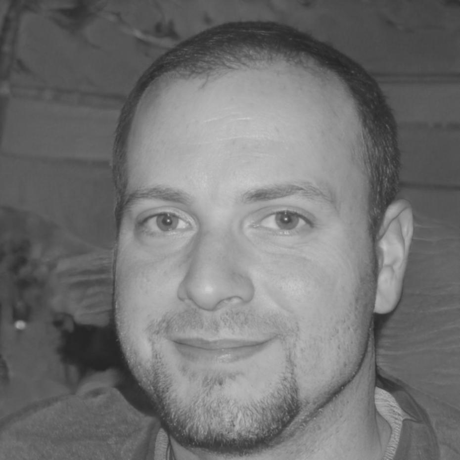 Lazzaro Tagliafierro, fondatore di siralyntheq